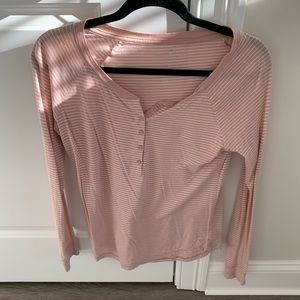 American Eagle Women’s Button Henley Size S